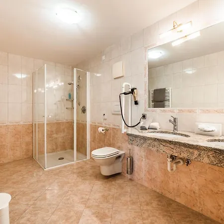Weingarten ホテル 4*